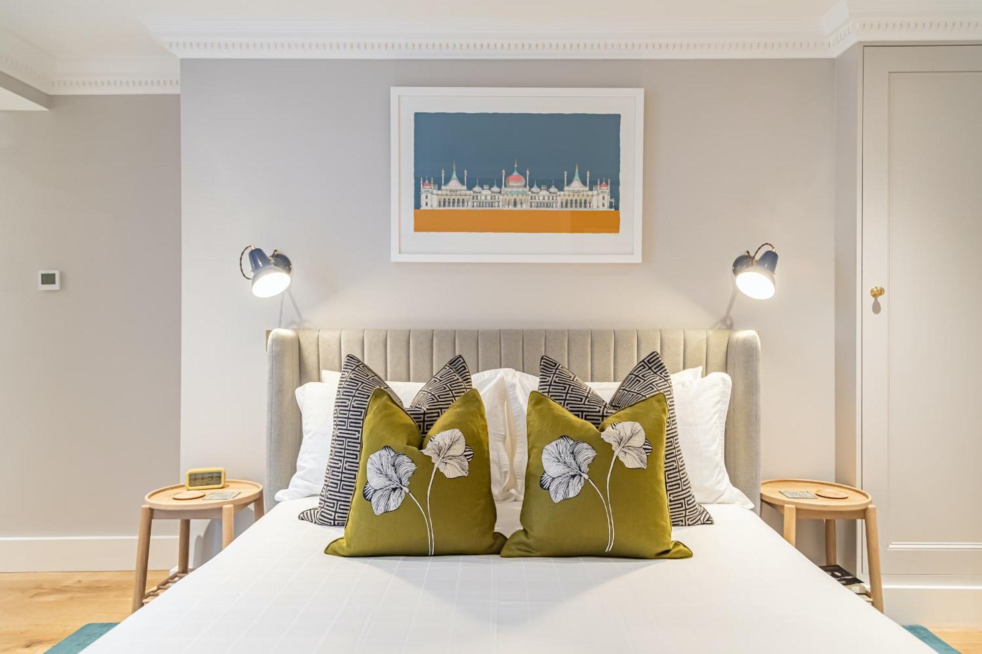 Beaches Brighton - Luxury Seafront Accommodation Екстер'єр фото