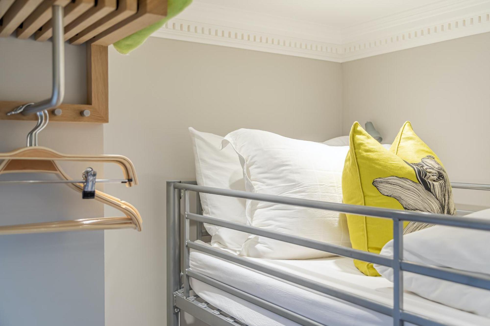 Beaches Brighton - Luxury Seafront Accommodation Екстер'єр фото