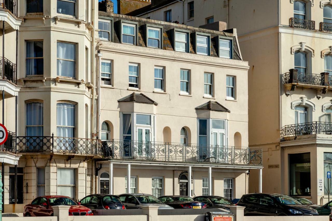 Beaches Brighton - Luxury Seafront Accommodation Номер фото