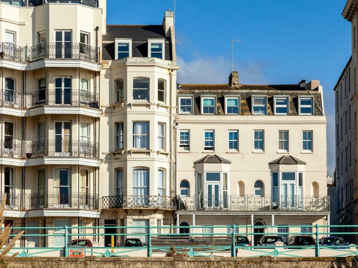 Beaches Brighton - Luxury Seafront Accommodation Екстер'єр фото